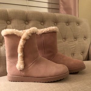 Blush Sherling Boots w Faux Fur